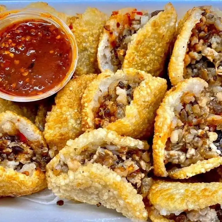 Combo 10 Xôi Chiên Nhân Thịt - 2 Hũ Sốt Tương ớt + TẶNG 2 ly Coca - 100.000 ₫ tại Xôi Chiên Vũ Gia