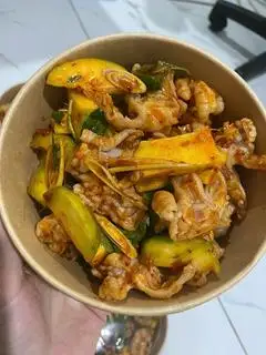 Hình ảnh Chân gà sốt Thái - suất vừa