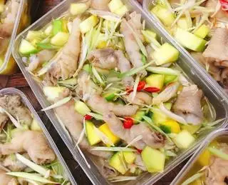 Hình ảnh Chân gà rút xương sả tắc