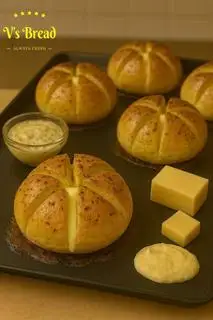Bánh mì bơ tỏi phô mai - 29.000 ₫ tại V's Bread - Bánh Kem & Bánh Mì - Trường Chinh