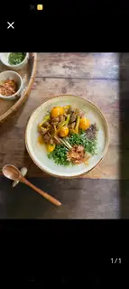 Hình ảnh cháo gà xé kèm lòng trứng non+1 ly trà tắc