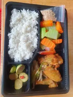Hình ảnh Cơm cánh gà chiên mắm