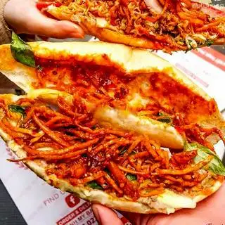 Hình ảnh Bánh mỳ pate trứng bò khô