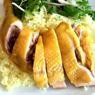 Cơm gà ta luộc phần lớn - 45.000 ₫ tại Quán Ăn Hương Ký - Cơm Gà Xối Mỡ & Mì Xào - Hồ Bá Kiện