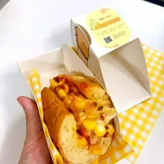 Hotdog xúc xích phô mai - 45.000 ₫ tại Tiệm Nhà Cheese - An Bình