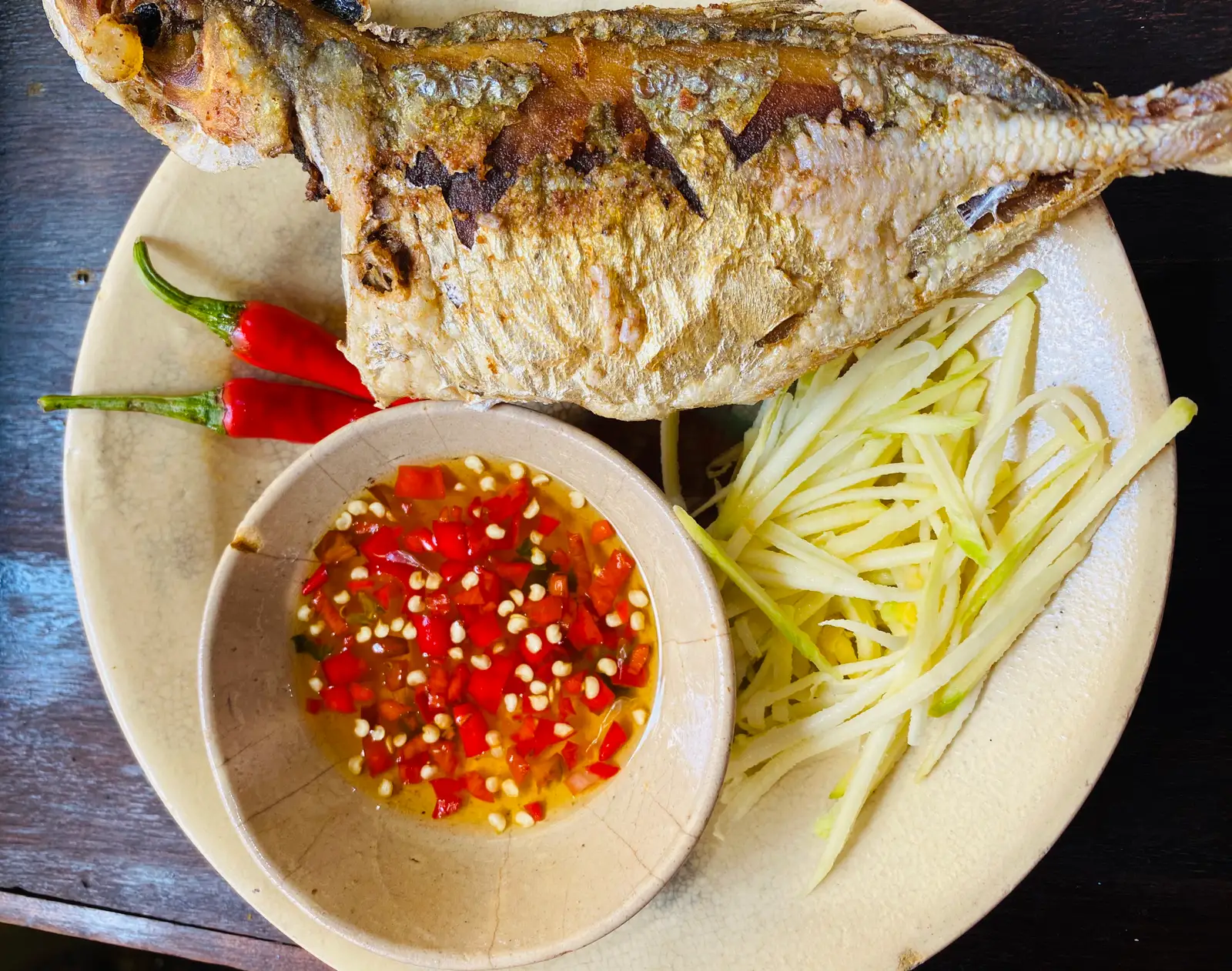 Cơm cá chiên mắm xoài - 56.000 ₫ tại Cơm Nhà Phố Thị - Đinh Tiên Hoàng