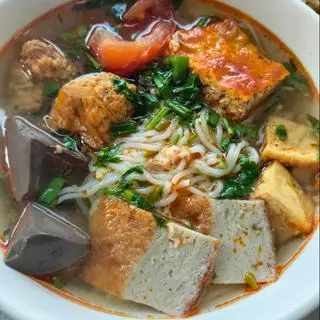 Bún riêu  - 40.000 ₫ tại Cô Nguyên - Bún Cá Nha Trang, Bún Mực & Bún Riêu - Nguyễn Văn Khối