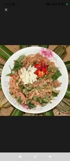 Hình ảnh Tré trộn tỏi ớt rau răm tặng kèm bánh phồng tôm