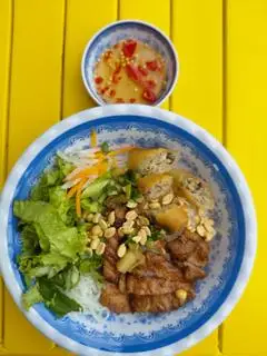 Bún Thịt Nướng Chả Giò - 39.000 ₫ tại Bếp Nhà Ngọc - Cơm Tấm, Bún Thịt Nướng & Mì Xào Bò - Đường Số 8