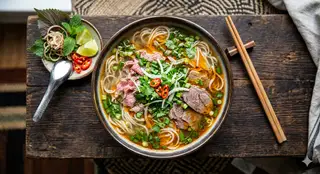 Bún Bò Tái Nạm - 60.000 ₫ tại Bún Bò Mỡ Nổi Cô Mai - Âu Cơ