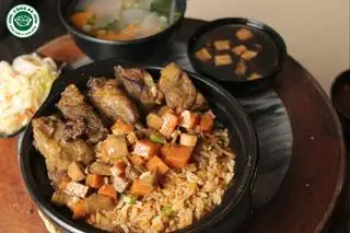 Hình ảnh Cơm Đảo- Cơm Thố Sườn Sốt Nấm
