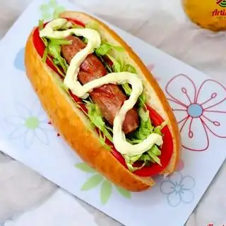 Hình ảnh Bánh mỳ pate xúc xích