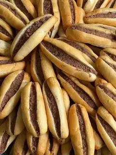 Hình ảnh Bánh mì que pate cột đèn