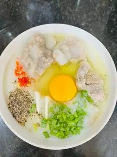 Cháo Sườn Trứng Gà Ta - 52.000 ₫ tại Cô Tư - Cháo Sườn & Xôi Gà - Đường 40