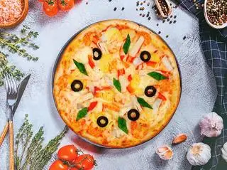 Hình ảnh Pizza hải sản sốt thousand (M)