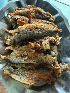 Hình ảnh Cơm cá biển chiên giòn