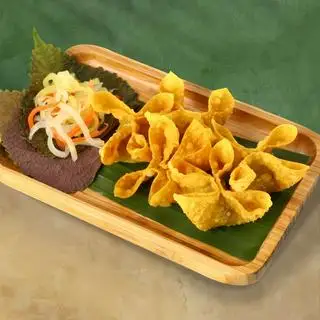 Hoành thánh chiên - 12.000 ₫ tại  Chú Khải - Mì Trộn Indomie - Hồng Trà Tắc - Nguyễn Cảnh Chân