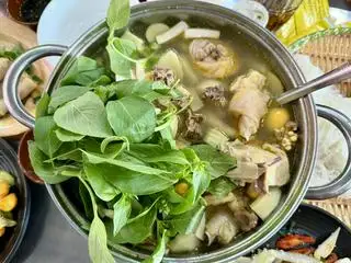 nước lẩu thêm - 35.000 ₫ tại Lẩu Gà Lá É Phú Yên - Tao Ngộ Trường An 3 - Đường Số 1