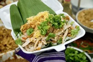 Combo Xôi Mặn + 1 Ly Coca - 30.000 ₫ tại Thanh Thủy - Bánh Mì Chả Cá Phan Thiết - Hương Lộ 2