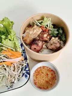 Hình ảnh Bún Thịt nướng + Chả Giò 