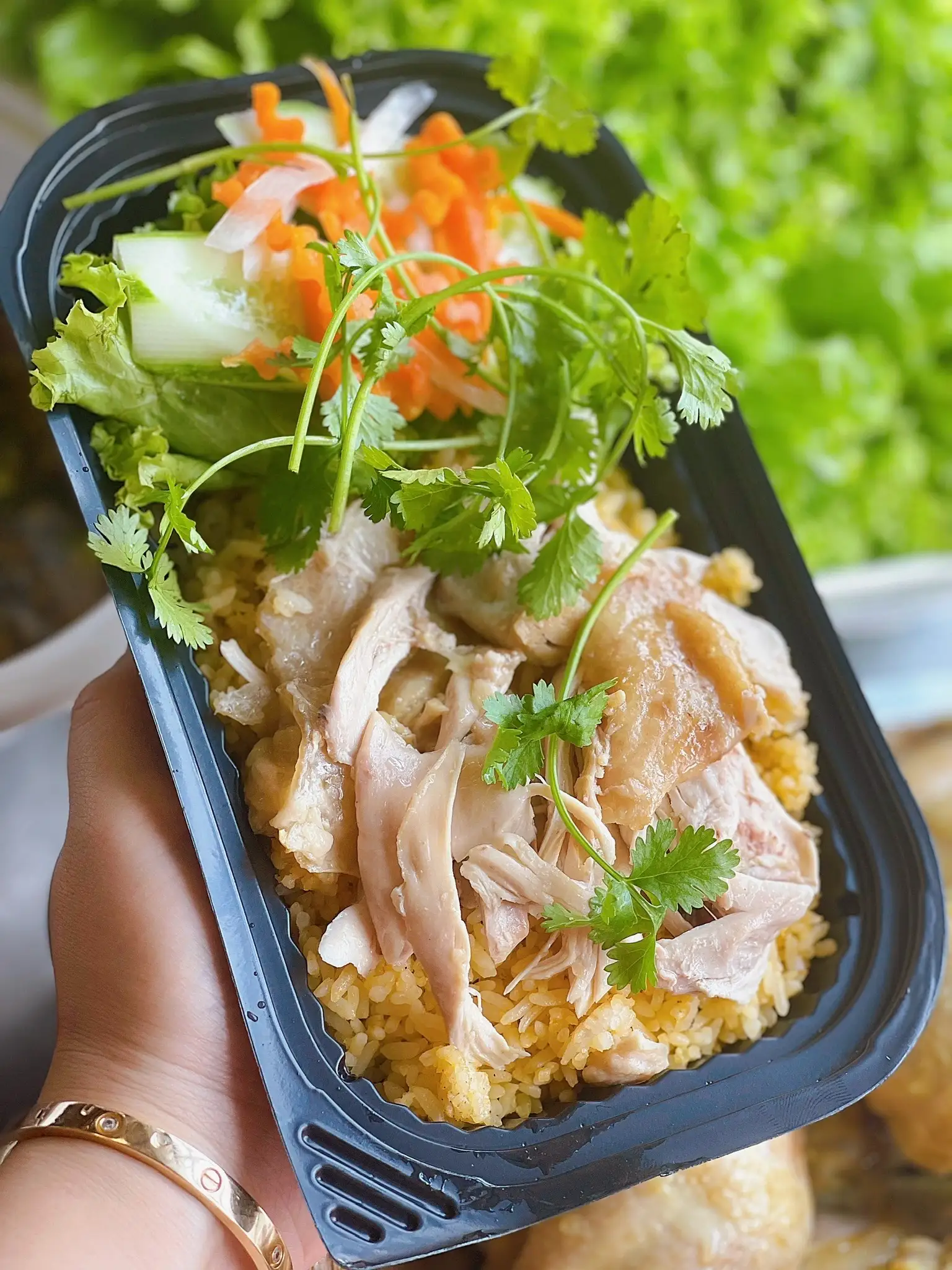Hình ảnh Cơm gà xé chấm muối tiêu chanh ( Gà tươi )