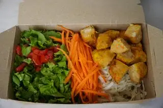 Hình ảnh Salad Chả Ức Gà Rau Củ