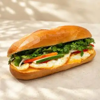 bánh mì trứng chiên - 40.000 ₫ tại Bánh Mì Nhỏ - Hai Bà Trưng