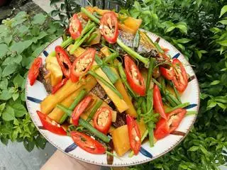 Hình ảnh Cơm __ Cá Tráo Kho Măng