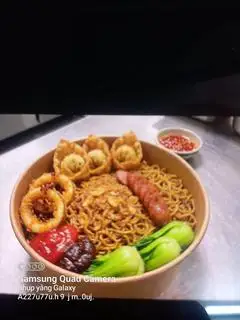 Hình ảnh Mì trộn hoành thánh - topping tự chọn