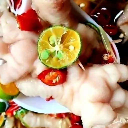 Hình ảnh Chân Gà Rút Xương Ngâm Sả Ớt (Size 1kg) 