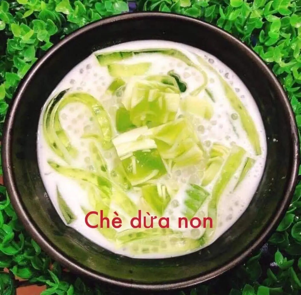 Chè dừa non - 32.000 ₫ tại Chè Dừa Dầm Cô Hến Hải Phòng - Bạch Đằng