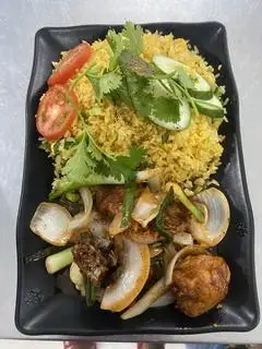 Hình ảnh Cơm chiên gà ngũ vị