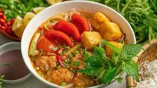 Bún riêu - 40.000 ₫ tại Quán Hoàng - Bánh Canh Chả Cá, Bánh Mì Chả Cá & Bánh Mì Ốp La - Lý Thường Kiệt