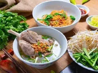 BÁNH THÊM: KHÔ HOẶC NƯỚC Hủ Tiếu, Mì Tươi, Mì Gói, Nui - 20.000 ₫ tại Hủ Tiếu Win Win - Chung Cư Ngô Gia Tự