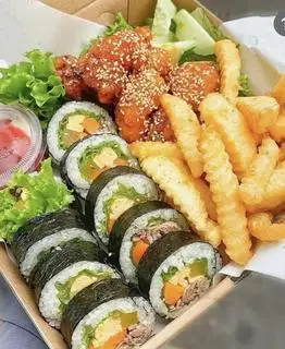 Hình ảnh Combo 1 (kimbap+gà viên cay+khoai tây chiên)