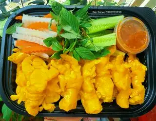 Hình ảnh Chân gà ủ muối rút xương