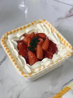 Hình ảnh Bánh kem tươi dâu