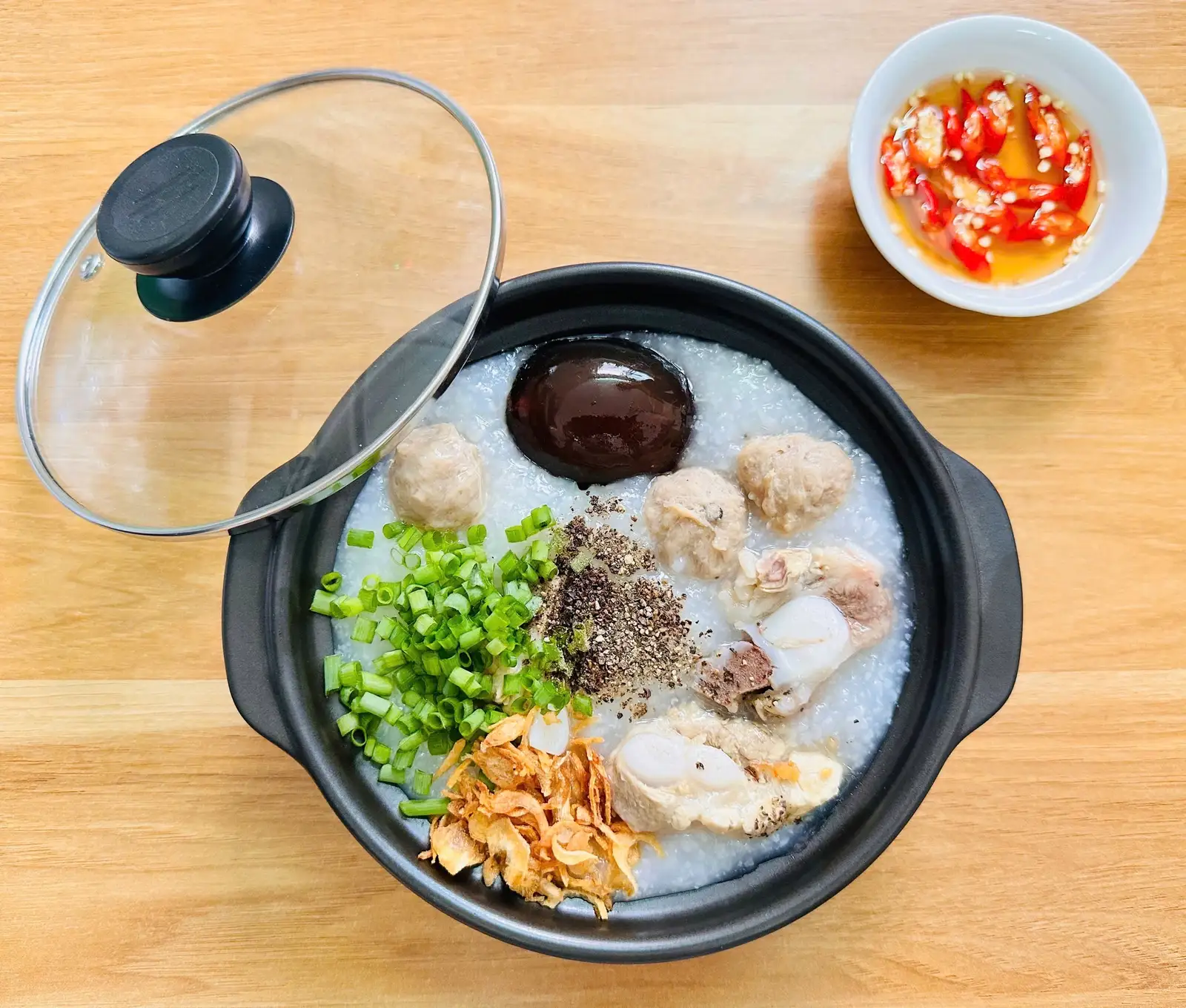 Hình ảnh cháo sườn bắc thảo bò viên
