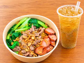 Hình ảnh Combo Mì Trộn Bò + Xúc Xích + 1 chai bí đao hạt chia nhà làm