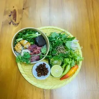 Bún bò Huế_Tái Chả - 50.000 ₫ tại Bún Bò Huế Lan Anh - Lương Minh Nguyệt
