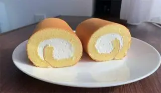 Hình ảnh Bông Lan cuộn kem size lớn 