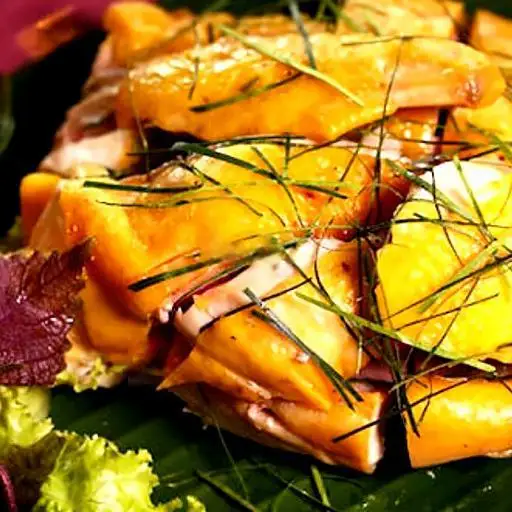 Hình ảnh Gà Ủ Muối Hoa Tiêu -Nửa Con Mát + Kèm Nước Chấm Ngon