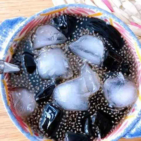 SƯƠNG SÁO HẠT CHIA (Ly/Đá) - 25.000 ₫ tại Solar Food - Bánh Đúc Gân Lá Dứa & Bánh Chuối Hấp - Bến Vân Đồn 