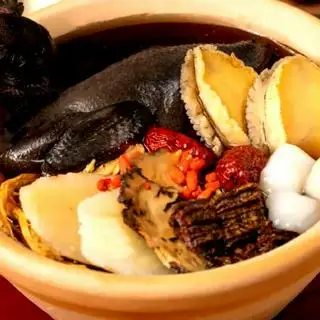 Hình ảnh Gà ác bào ngư tiềm thuốc bắc (2 bào ngư)