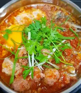 Hình ảnh Cơm thịt viên sốt cà chua