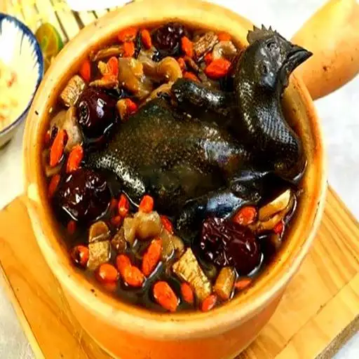 Hình ảnh Gà ác tiềm thuốc bắc ( canh nhiều)