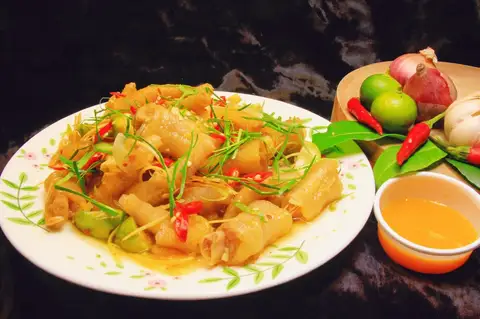 Ăn Vặt Quí Bùi - Chân Gà Sốt Thái - Chân Gà Sả Tắc - Bùi Hữu Nghĩa - Ăn vặt gần bạn
