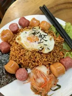 Mỳ trộn Indomie full topping - 45.000 ₫ tại CHEEMOJI - Mì Trộn, Gà Viên & Ăn Vặt - Nguyễn Thiện Thuật