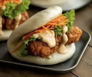 Hình ảnh Bánh Bao Kẹp Gà Cay