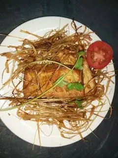 Cơm Đậu Hủ Chiên Xả(Deep Fried Tofu With Chilly And Lemongrass) - 45.000 ₫ tại Bảo Ngân Chay Quán - Mỳ Sốt, Miến Xào & Cơm Chiên - Hoà Bình